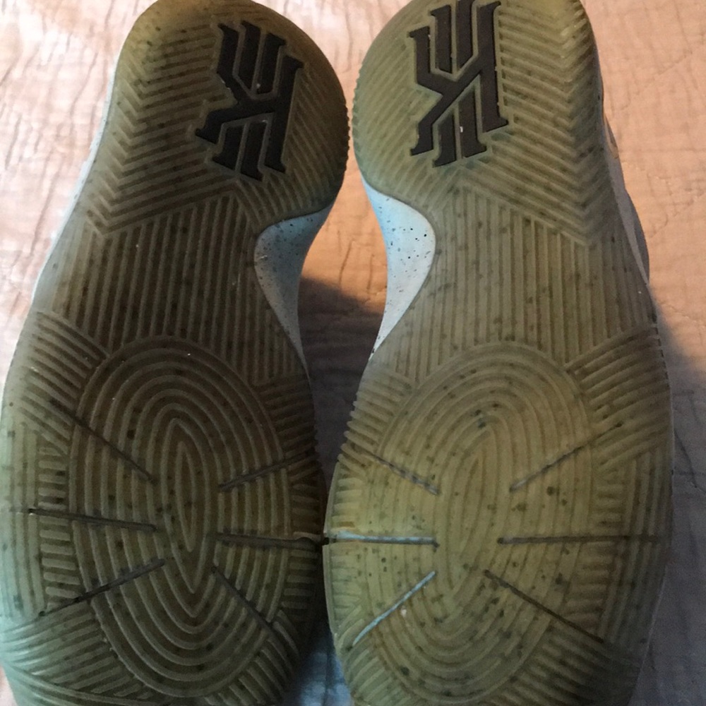 Kyrie 2 - Picture 4 of 5